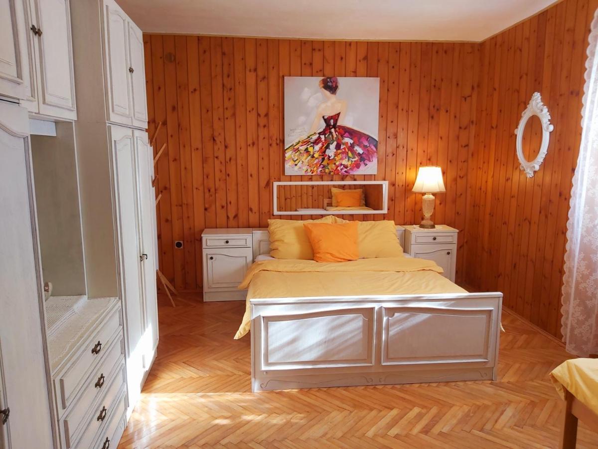 Apartments Gabriel Nin Extérieur photo